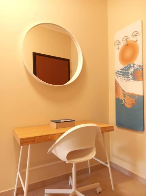 Blue -Spacious 1Bdr Corner Flat/Balcony/View Apartment Athena Bagian luar foto
